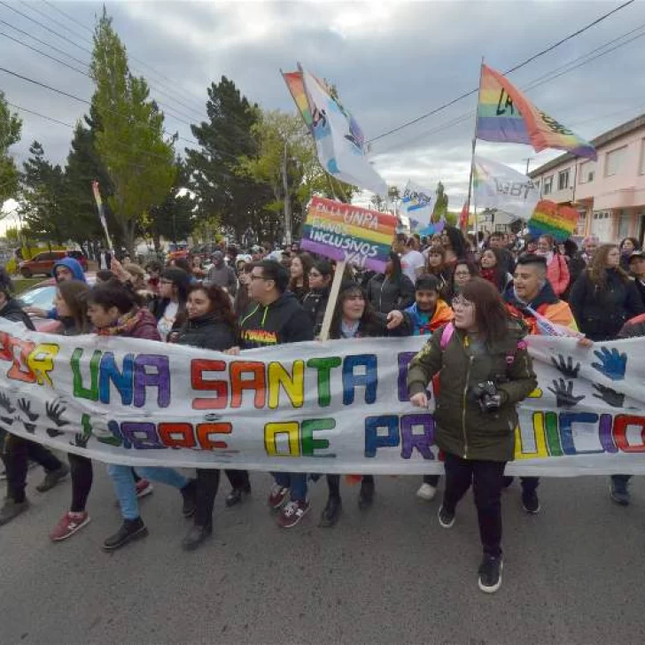 21 imágenes de la marcha del orgullo en Río Gallegos