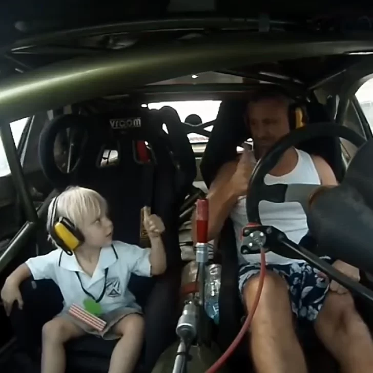 Video. Marcos Di Palma llevó a su hijo de 3 años a dar “una vueltita en el auto”: mirá cómo se puso
