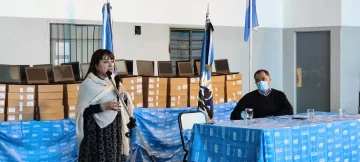 Educación: entregaron 171 netbooks a estudiantes de Colegios secundarios y técnicos en Caleta Olivia Educación: entregaron 171 netbooks a estudiantes de Colegios secundarios y técnicos en Caleta Olivia