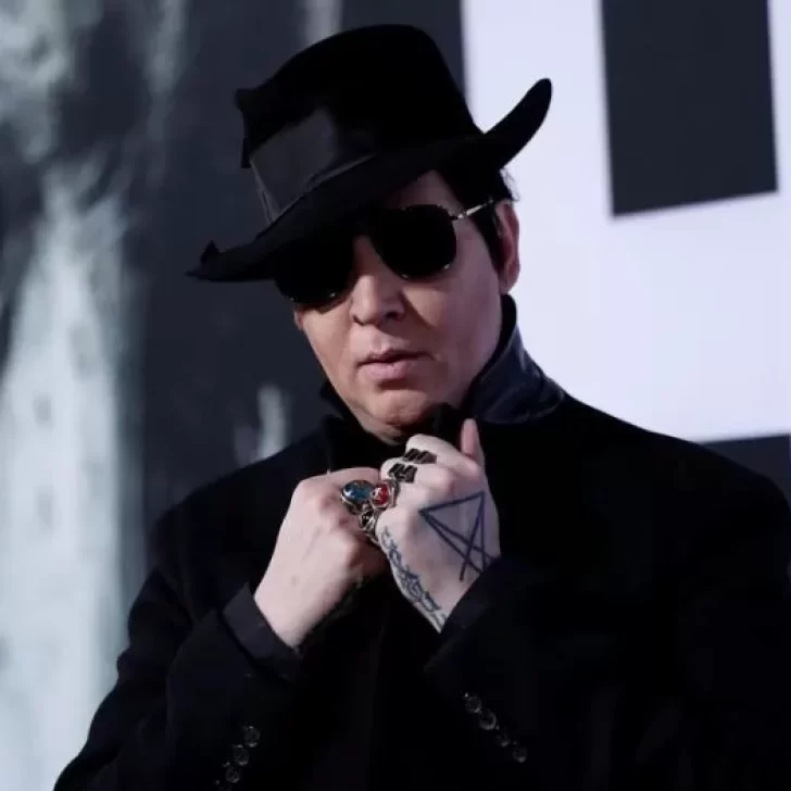 Marilyn Manson, denunciado por encerrar mujeres en una pequeña celda de vidrio