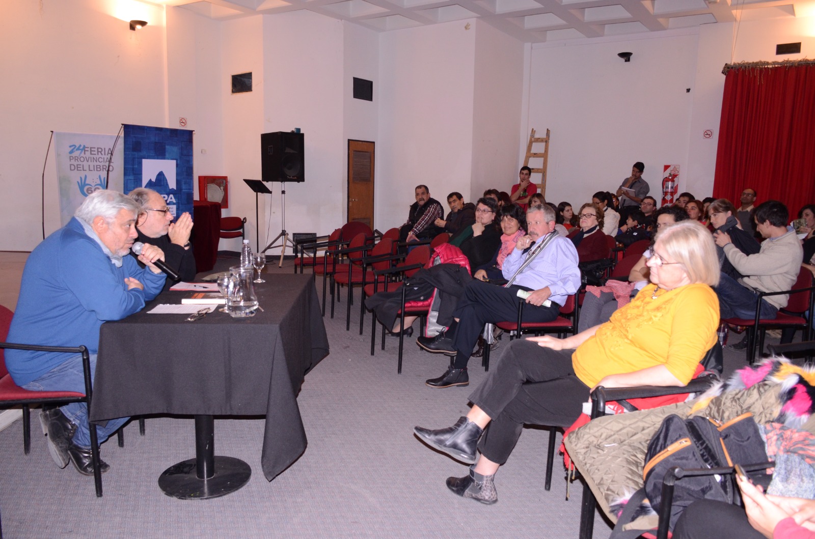 mario-wainfeld-rio-gallegos-complejo-cultural-feria-del-libro-santa-cruz-728x482