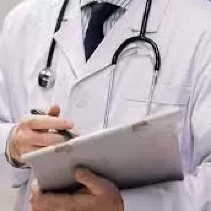 Con la excusa de “tener que revisarla”, un cirujano violó a una paciente Con la excusa de “tener que revisarla”, un cirujano violó a una paciente