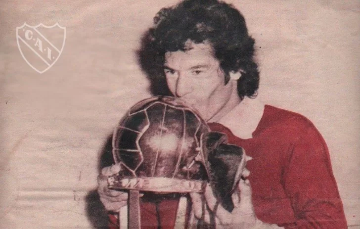 El recuerdo de Independiente, Bochini y el “Kun” Agüero tras la muerte de Agustín “Mencho” Balbuena