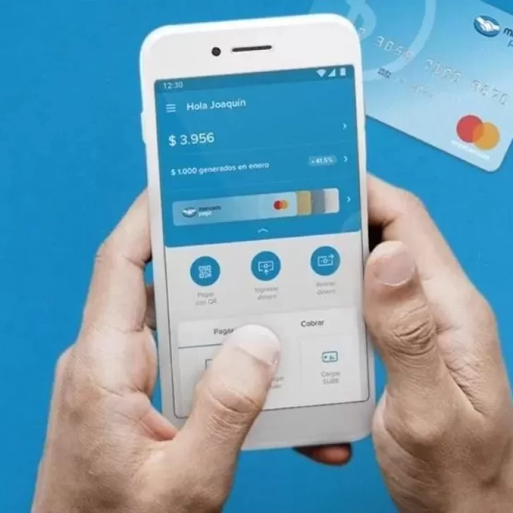 Mercado Pago cobrará por ingresar dinero con tarjeta de débito: ¿Qué alternativa hay?