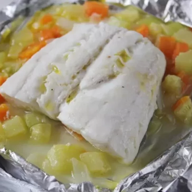Cómo hacer merluza en papillote en tres simples pasos Cómo hacer merluza en papillote en tres simples pasos