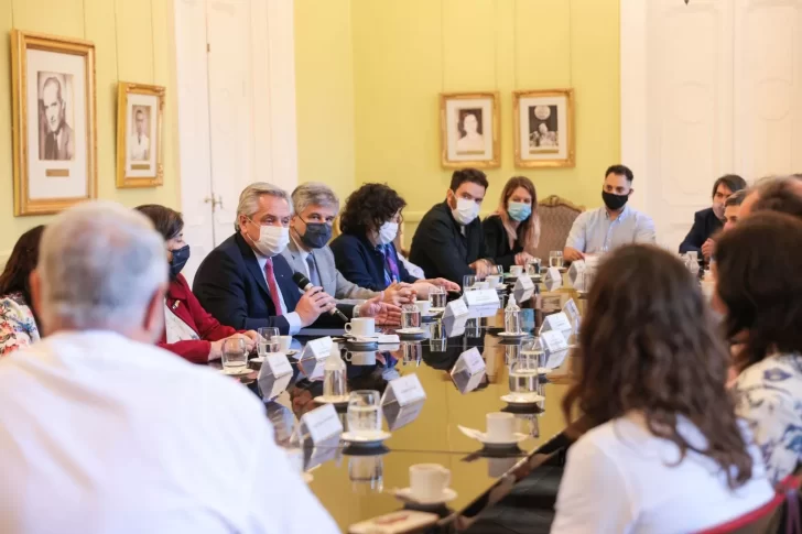 Alberto Fernández, ministros y científicos dialogaron sobre los avances de ARVAC, la futura vacuna argentina