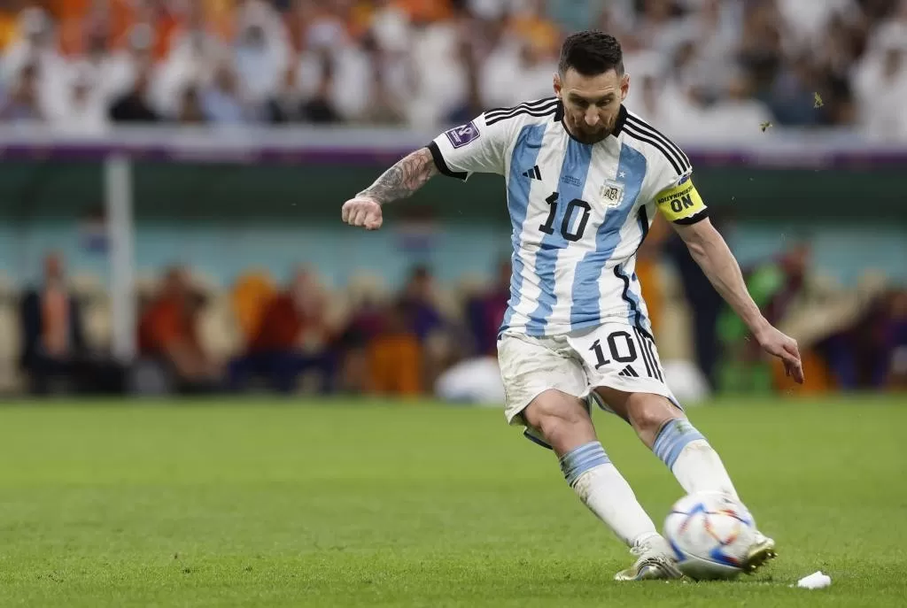 Video. Lionel Messi convierte el segundo gol de Argentina vs Países Bajos y los hinchas enloquecen