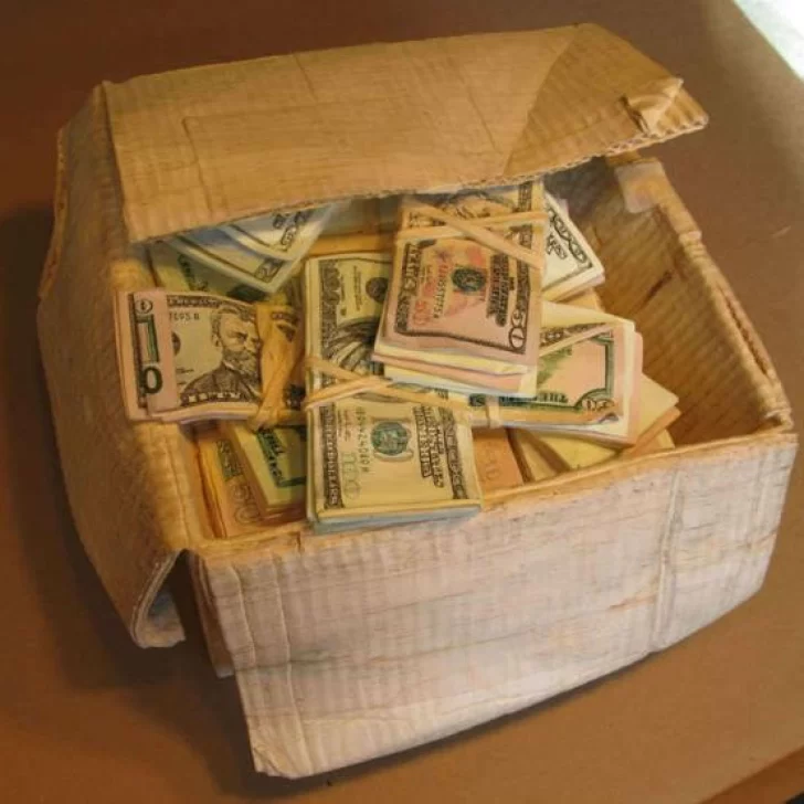 Cartonero encuentra un millón de pesos y los devolvió al dueño Cartonero encuentra un millón de pesos y los devolvió al dueño