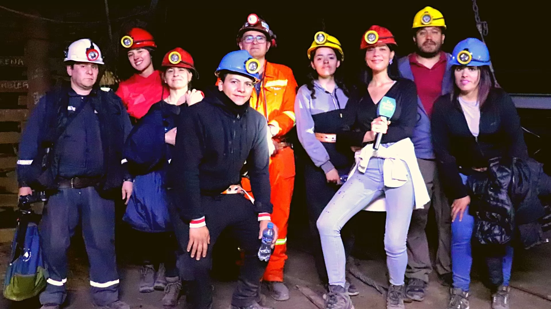 Video. Las mujeres de La Opinión Austral en el interior de la mina de carbón de YCRT en el día de Santa Bárbara