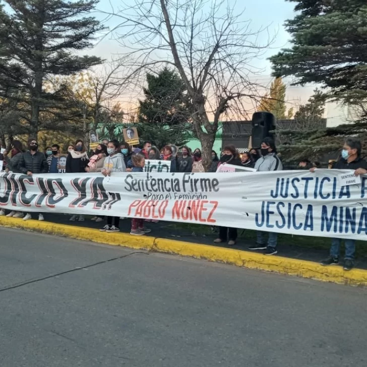 Vecinos de Piedra Buena marcharon pidiendo justicia para Jesica Minaglia