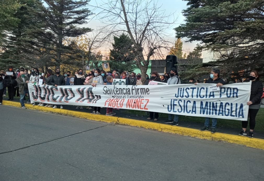 Vecinos de Piedra Buena marcharon pidiendo justicia para Jesica Minaglia