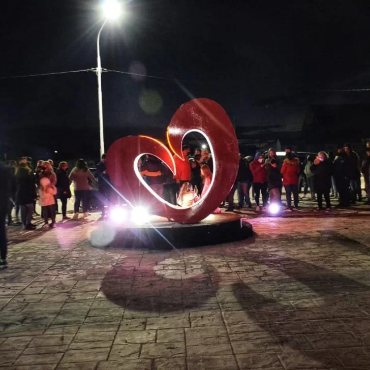 Río Gallegos tiene su Monumento al Amor