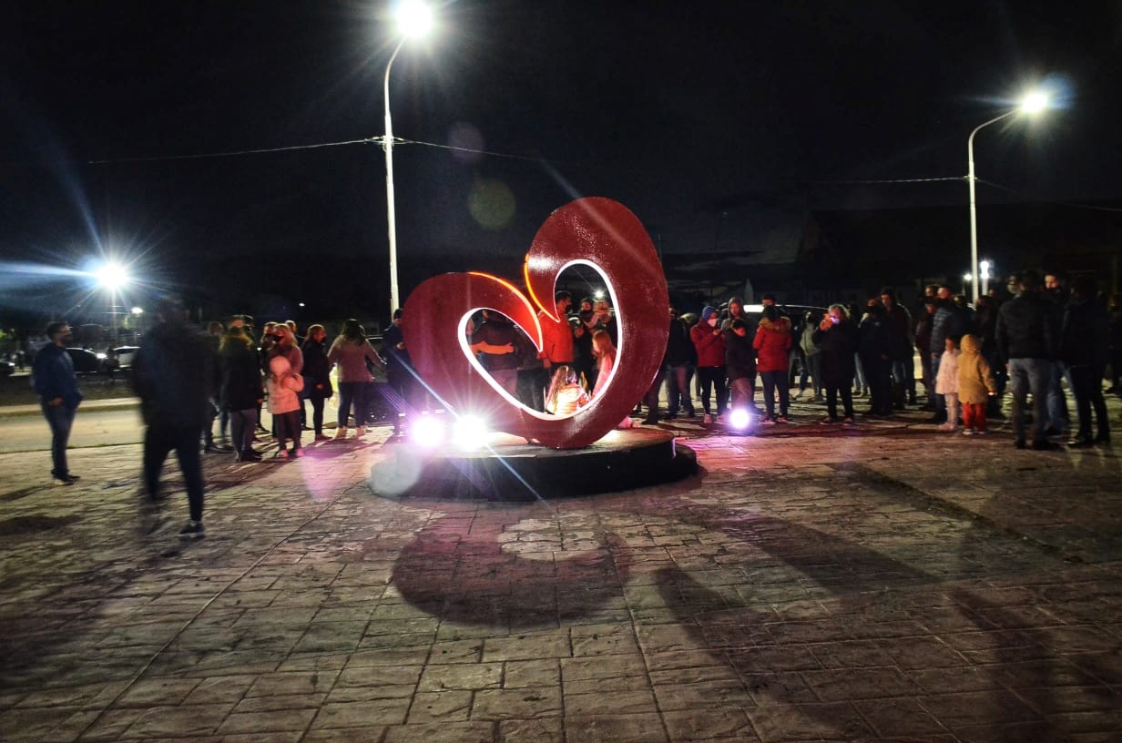 Río Gallegos tiene su Monumento al Amor