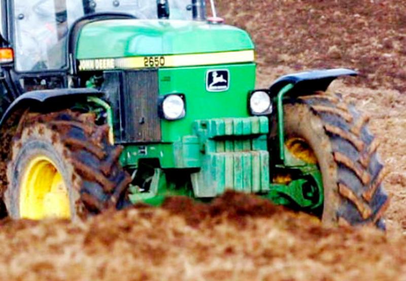 Secuestran 751 kilo de marihuana ocultos en un tractor Secuestran 751 kilo de marihuana ocultos en un tractor