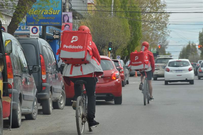 Repartidor de PedidosYa de Río Gallegos perdió un “fangote” de plata y lo buscan para devolvérsela