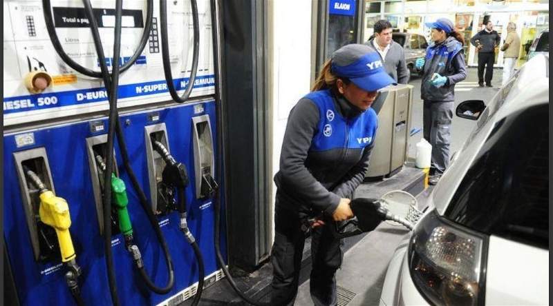 Aumento combustible: cuánto cuesta llenar el tanque en Río Gallegos