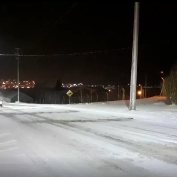 Video. Nevó en Río Turbio y el paisaje se cubrió de blanco Video. Nevó en Río Turbio y el paisaje se cubrió de blanco