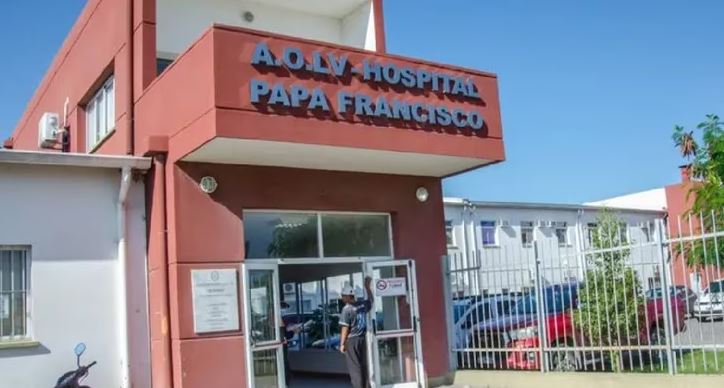 Un nene de 11 años llegó muerto a un hospital y su madre quedó detenida