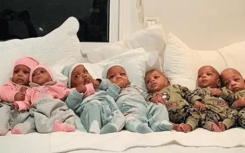 Una mujer tuvo nonillizos y develó que gasta 100 pañales al día para sus nueve hijos