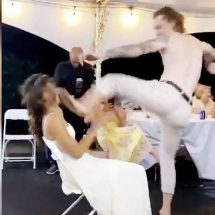 Video. En baile erótico, novio pateó la cara de su flamante esposa y arruinó la noche de boda