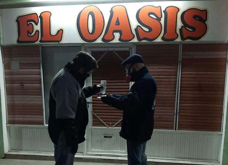 Increíble: una empleada de una verdulería tuvo Covid y su dueño decidió seguir atendiendo con normalidad
