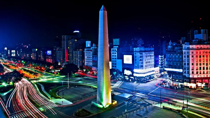 Cumple años el obelisco, emblema argentino