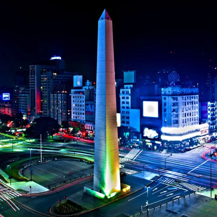 Cumple años el obelisco, emblema argentino