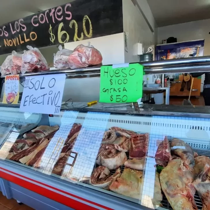 Una carnicería de Río Gallegos mantiene ofertas desde hace meses: casi todos los cortes a $600 Una carnicería de Río Gallegos mantiene ofertas desde hace meses: casi todos los cortes a $600