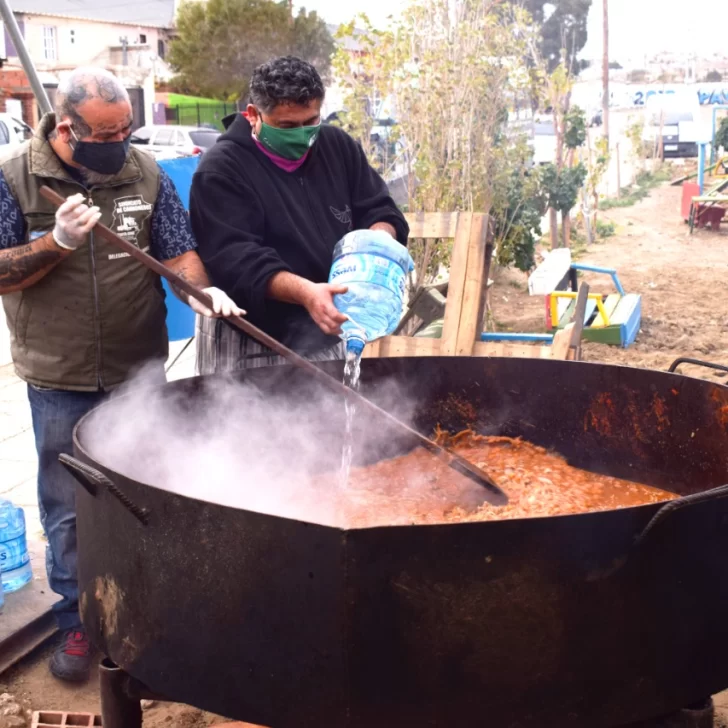 El “guiso camionero” llegó a los mil platos El “guiso camionero” llegó a los mil platos