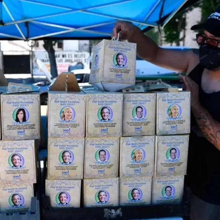 El increíble precio del “pan dulce peronista” con la cara de Cristina Kirchner El increíble precio del “pan dulce peronista” con la cara de Cristina Kirchner