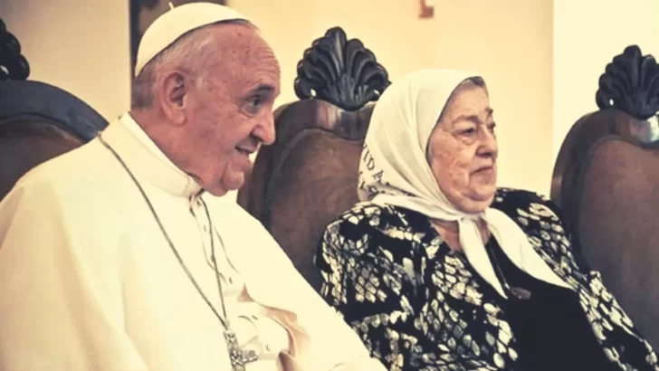 Francisco envió sus condolencias por la muerte de Hebe de Bonafini y destacó “su valentía y coraje”