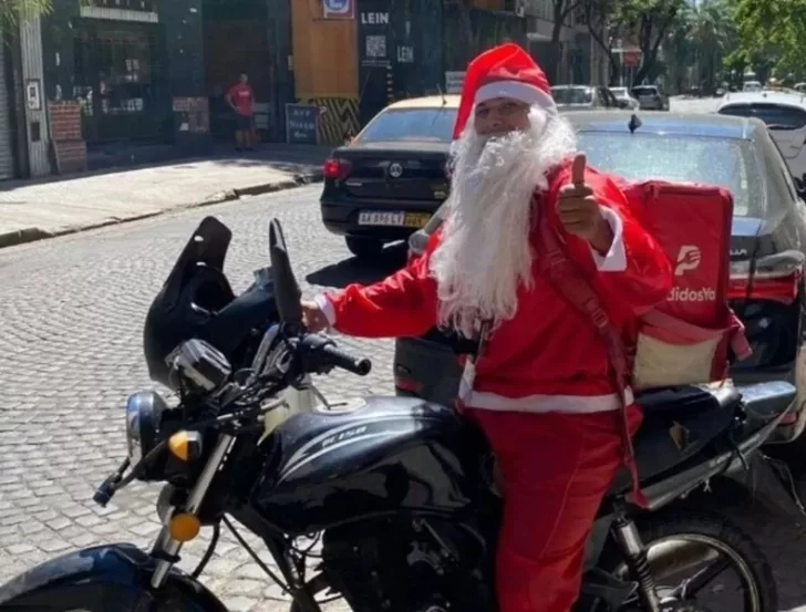 Video. “Papá Noel justiciero” atrapó a un ladrón que había robado una cartera