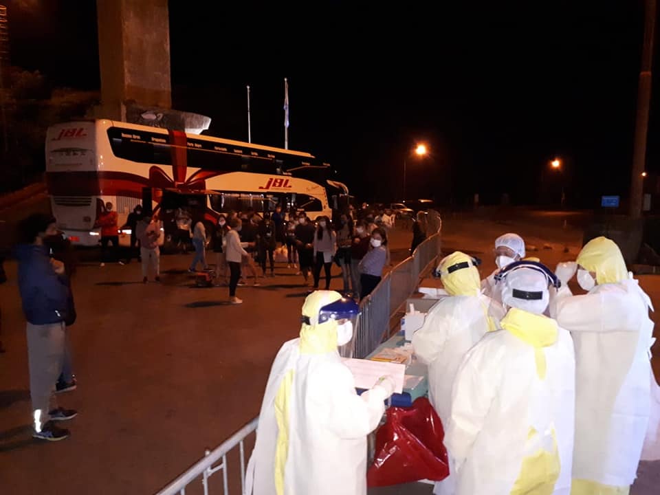 Paso de los Libres: pasajeros varados lograron cruzar la frontera Paso de los Libres: pasajeros varados lograron cruzar la frontera