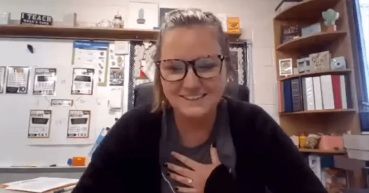 VIDEO. Maestra de primaria tuvo un “escape de gas” por Zoom e hizo estallar de risa a sus alumnos