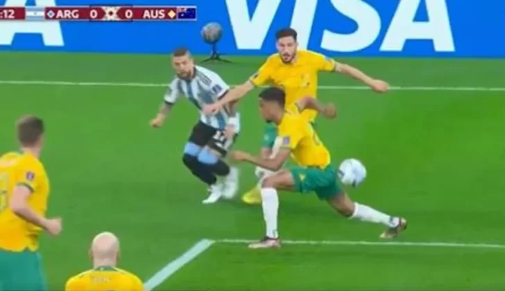 Polémica: el penal que el VAR no sancionó en Argentina vs. Australia