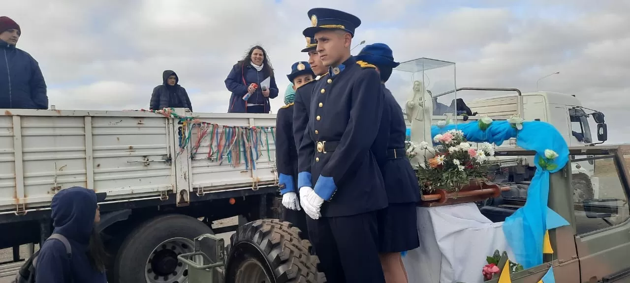 Fotos y videos. Así fue el inicio de la peregrinación a la Virgen de Güer Aike Fotos y videos. Así fue el inicio de la peregrinación a la Virgen de Güer Aike