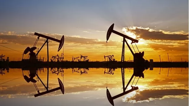 Mercado del petróleo: volatilidad y versiones cruzadas provocan caída