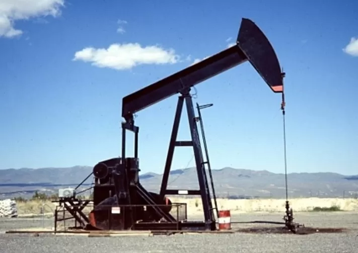 Precio del petróleo: el Brent se pactaba a 71 dólares en la apertura de los mercados