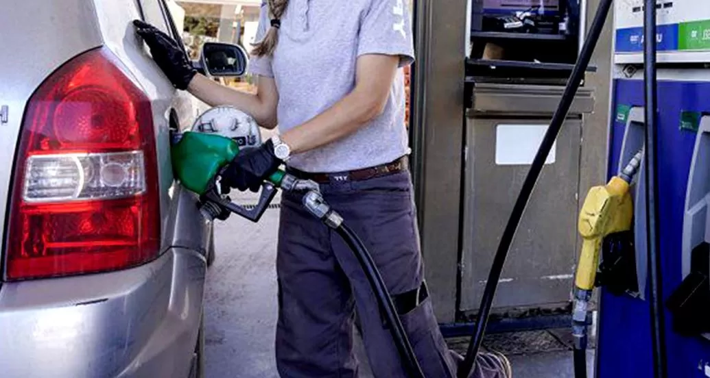 Cosificación: obligaban a playera a usar calza ajustada y ahora deberán indemnizarla por 150 mil pesos Cosificación: obligaban a playera a usar calza ajustada y ahora deberán indemnizarla por 150 mil pesos