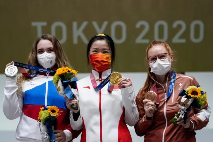 La china Qian Yang alcanzó en Tiro deportivo la primera medalla de oro en Tokio 2020 con récord olímpico