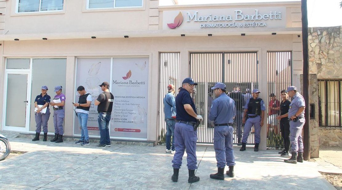 Femicidio: un policía entró a un centro de estética, asesinó a su ex pareja e intentó suicidarse