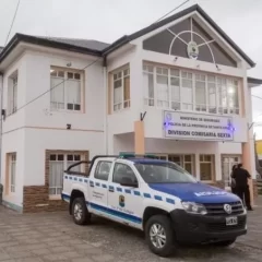 Su hijo de 5 años se ahogaba con un caramelo y una policía le salvó la vida