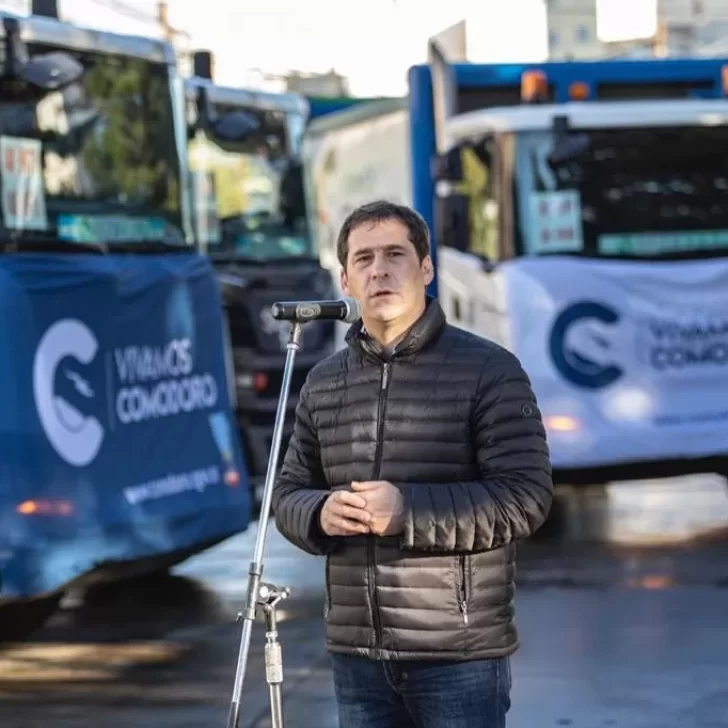 Juan Pablo Luque presentó 9 camiones 0 Km. para la recolección de residuos y el primer punto verde