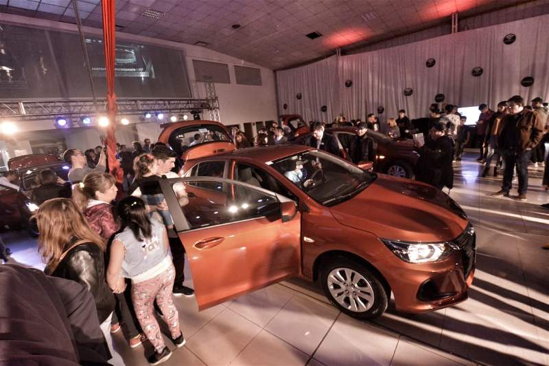 Llegó Onix, el auto compacto más moderno, con Wi-Fi de alta velocidad Llegó Onix, el auto compacto más moderno, con Wi-Fi de alta velocidad