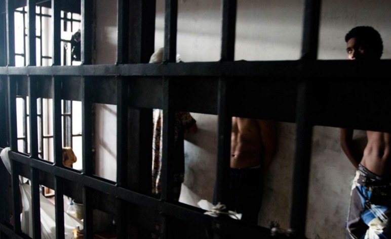 Acusado de abusar de su hijastra fue golpeado por otros detenidos en una comisaría de Santa Cruz