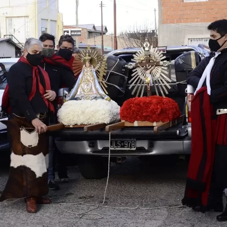De Salta a Santa Cruz, un fervor que atraviesa el país: devotos de Río Gallegos celebraron al Señor y a la virgen del Milagro