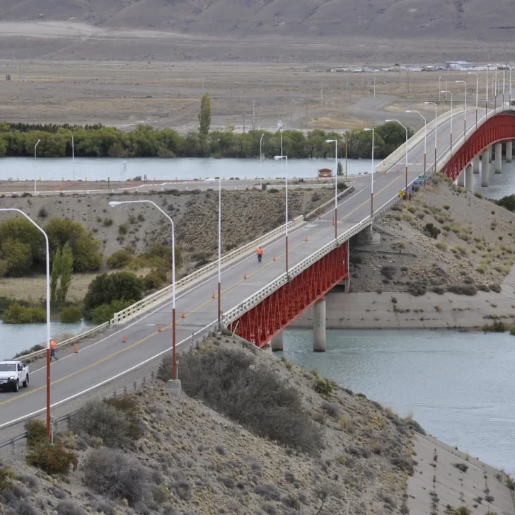 Habilitan el tránsito en el puente sobre el río Santa Cruz