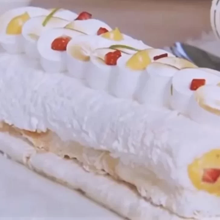 La receta del arrollado de merengue de Dolli Irigoyen que cocinaron en Bake Off