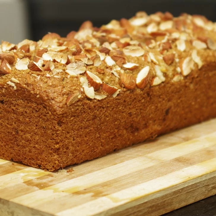 Receta de budín de banana fácil para el desayuno y la merienda