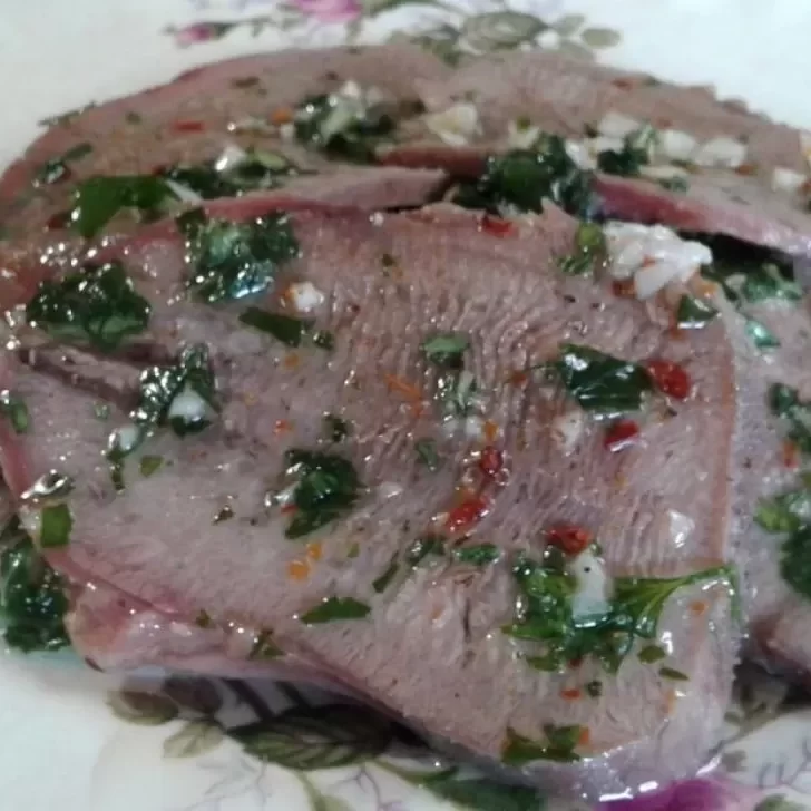 Lengua a la vinagreta: una receta navideña fresca y rendidora